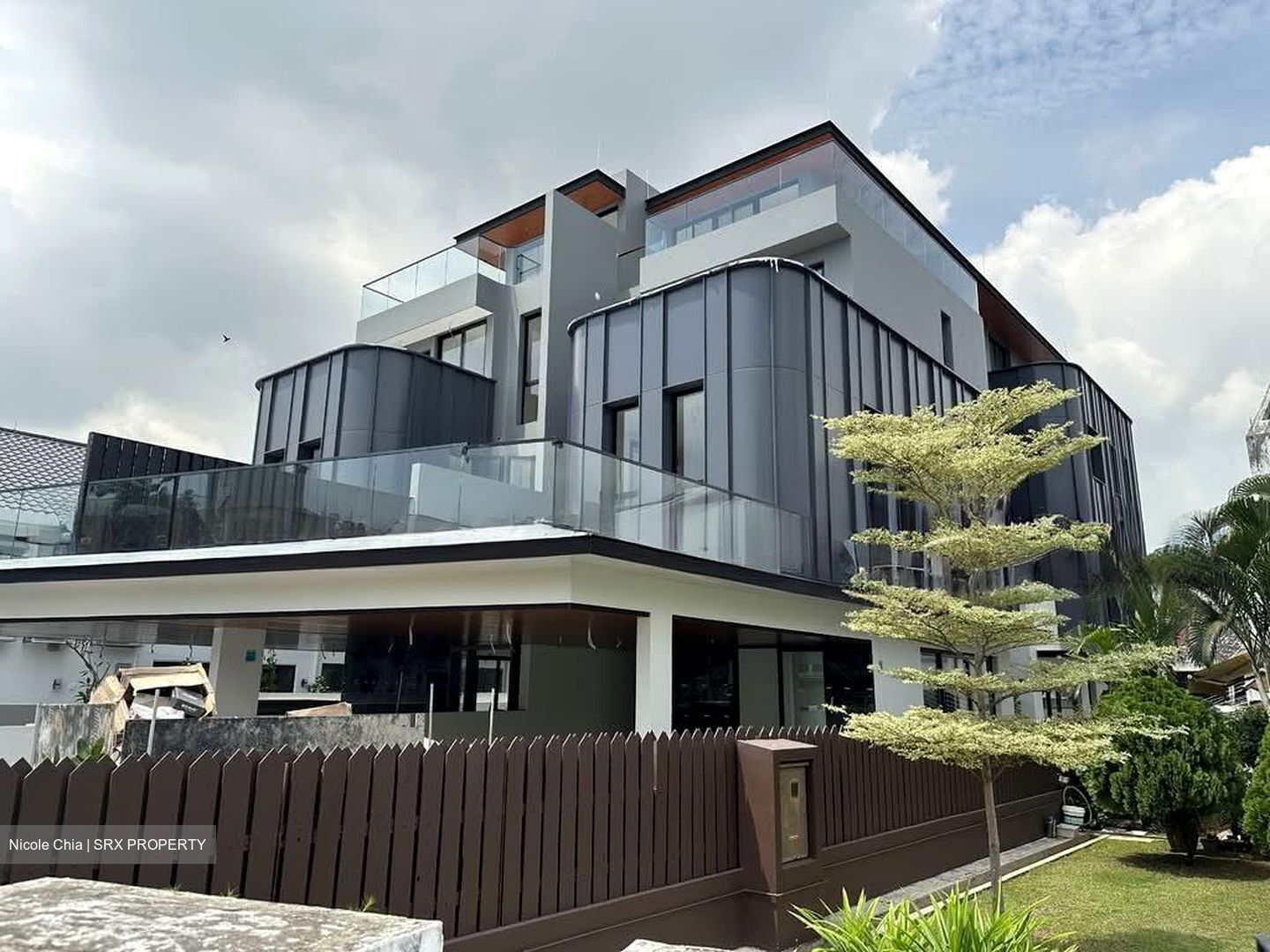 Parry Avenue (D19), Semi-Detached #557393281